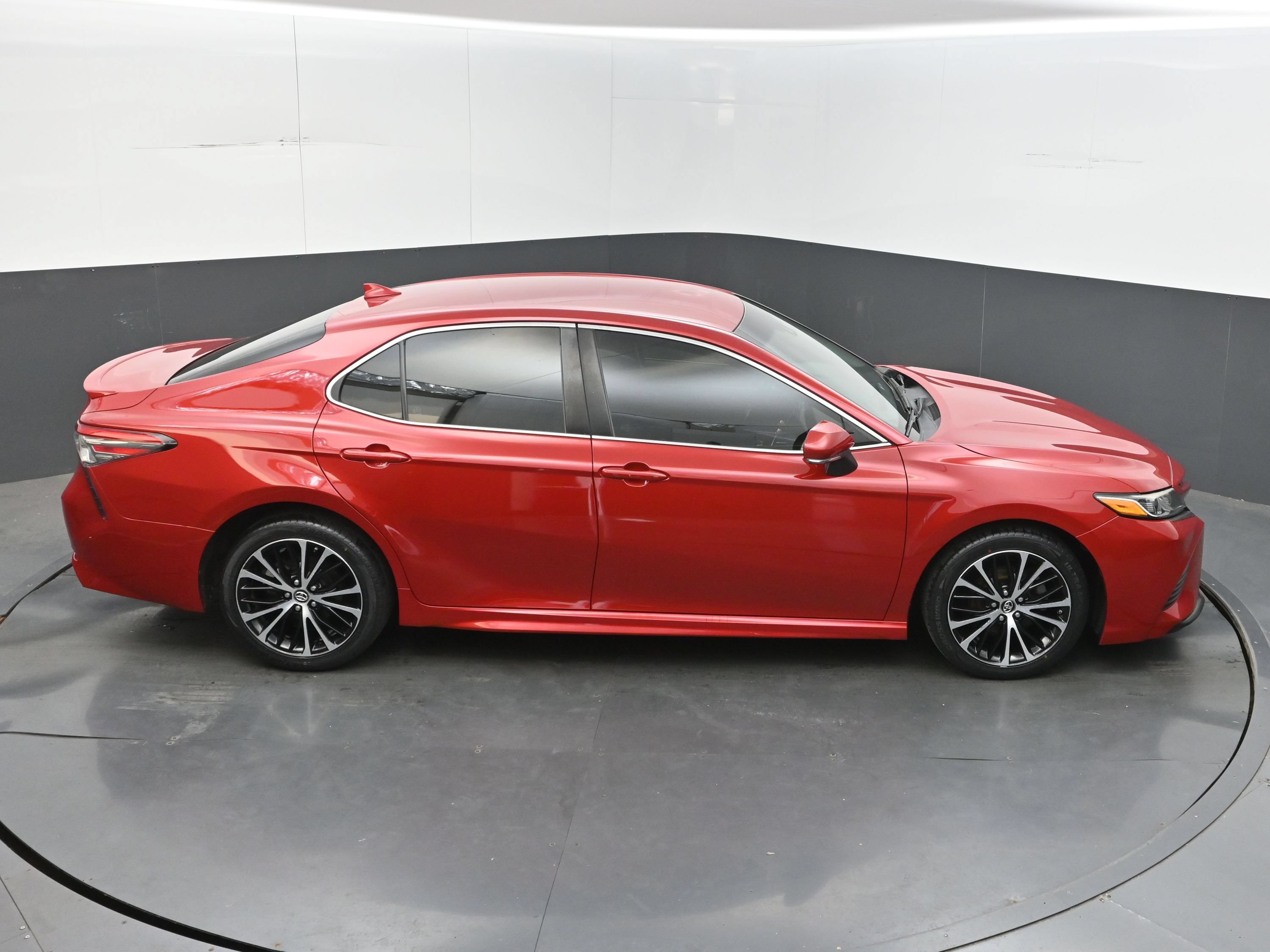 Used 2019 Toyota Camry SE w/ Convenience Package FWD image 36