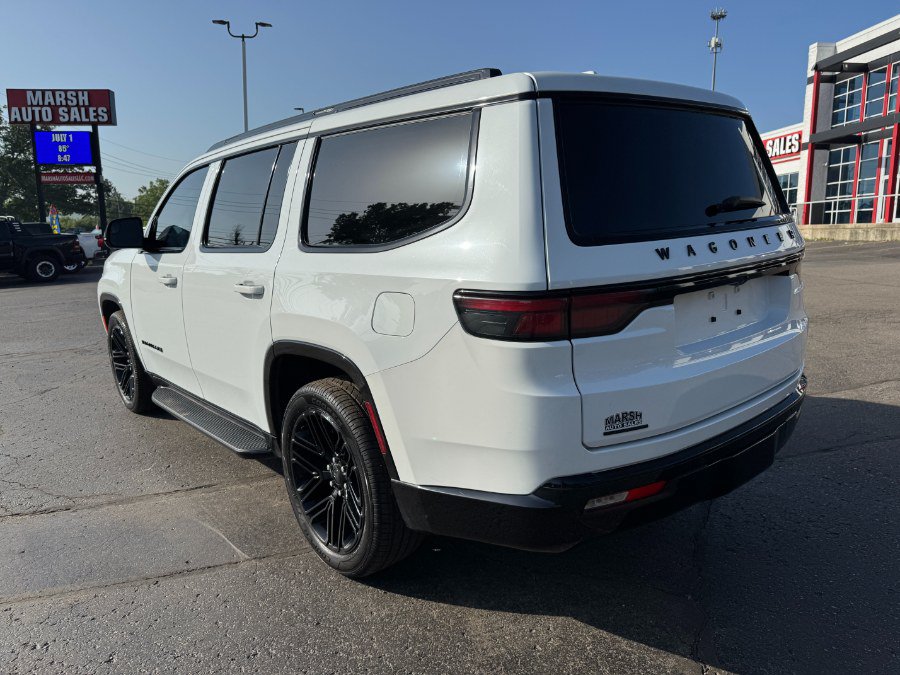 Used 2023 Jeep Wagoneer Series II AWD/4WD image 3
