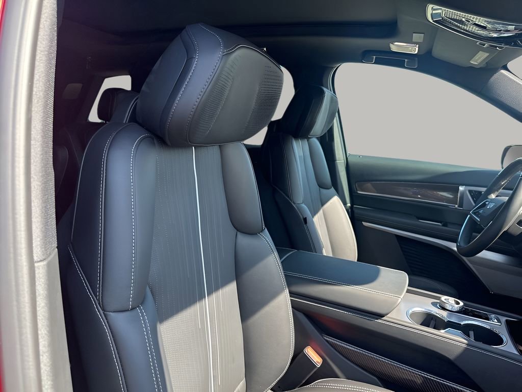 New 2026 Cadillac Vistiq Luxury image 14