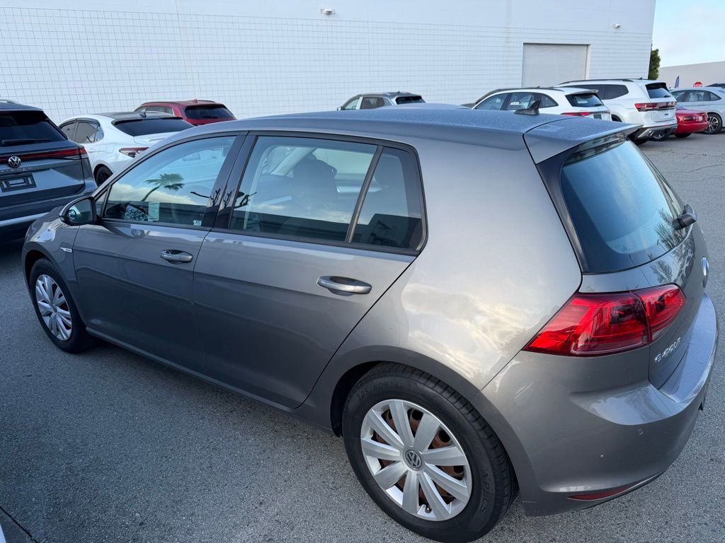 Used 2015 Volkswagen e-Golf Limited Edition FWD image 3
