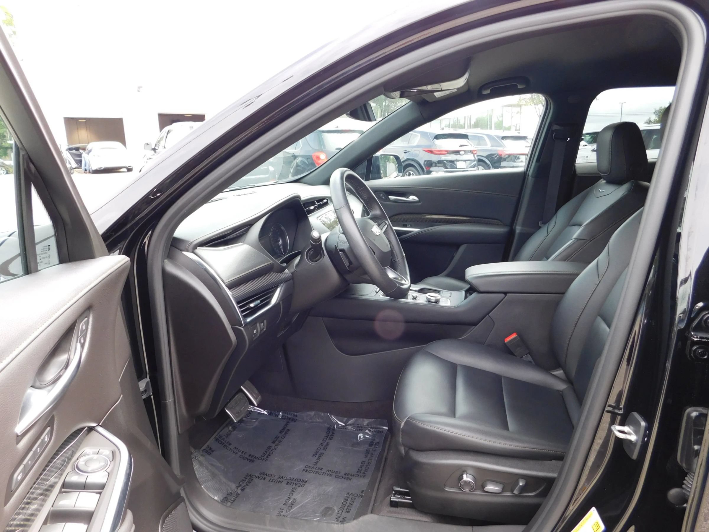 Used 2023 Cadillac XT4 Sport AWD/4WD image 17