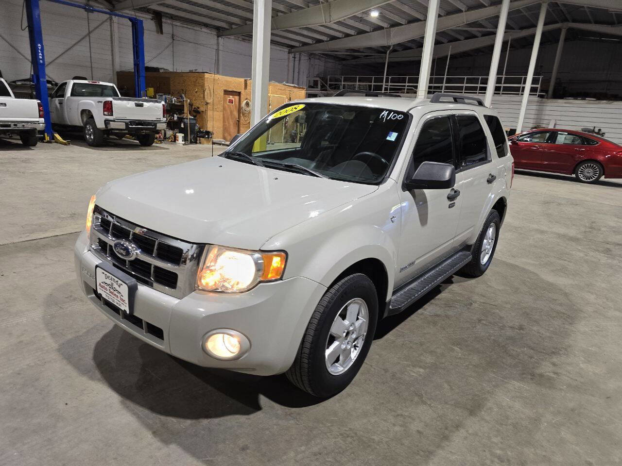 Used 2008 Ford Escape XLT image 2