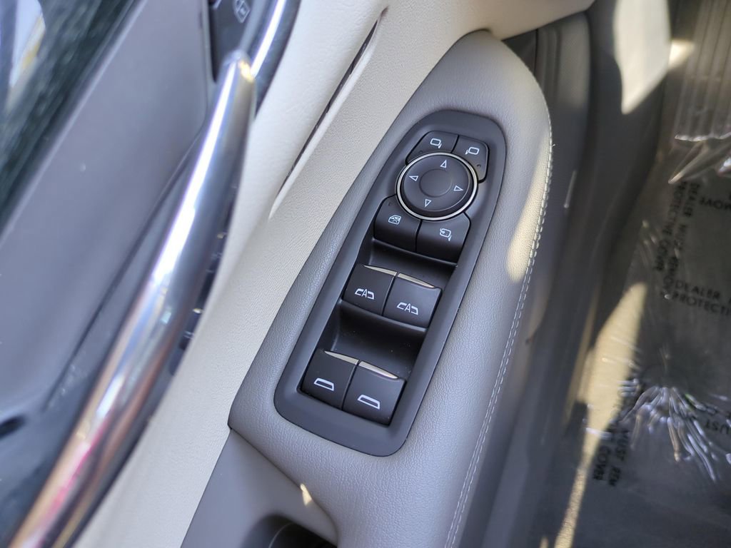 Used 2022 Cadillac XT6 Premium Luxury w/ Technology Package FWD image 19