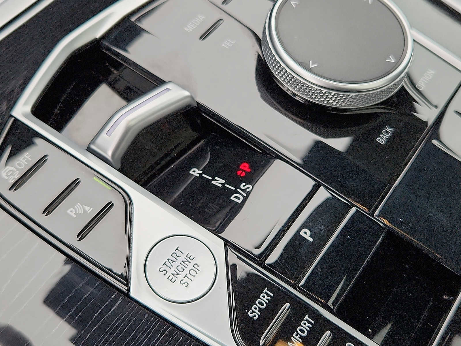 Certified 2024 BMW X7 xDrive40i w/ M Sport Package image 14