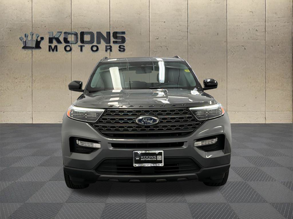 Used 2023 Ford Explorer XLT w/ Equipment Group 202A AWD/4WD image 3