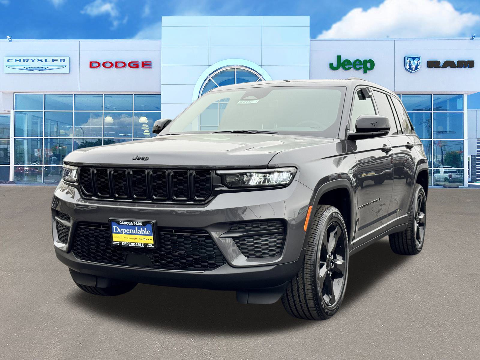 New 2025 Jeep Grand Cherokee Altitude image 4