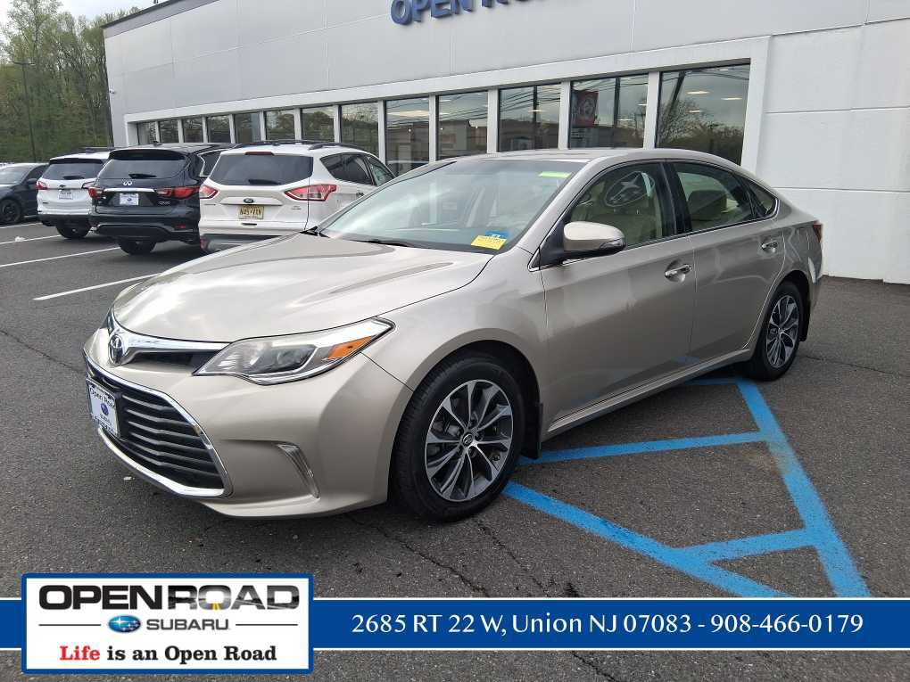 Used 2016 Toyota Avalon XLE FWD image 3