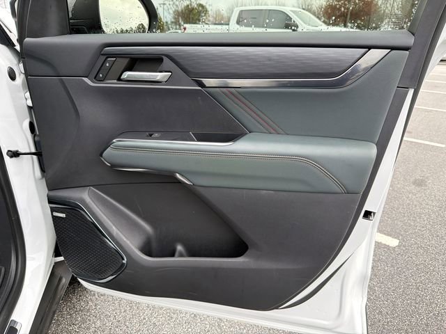 Used 2024 GMC Acadia AT4 w/ Luxury Package image 14