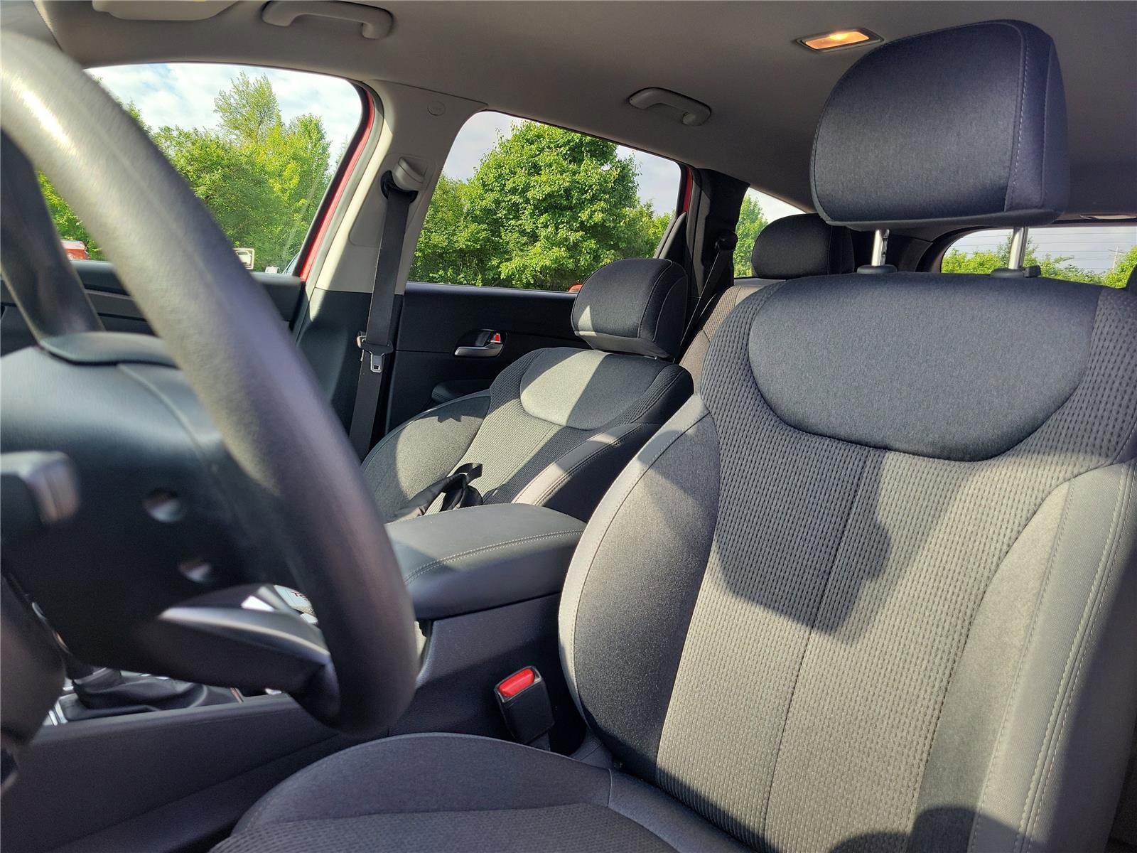 Used 2019 Hyundai Santa Fe SE AWD/4WD image 17