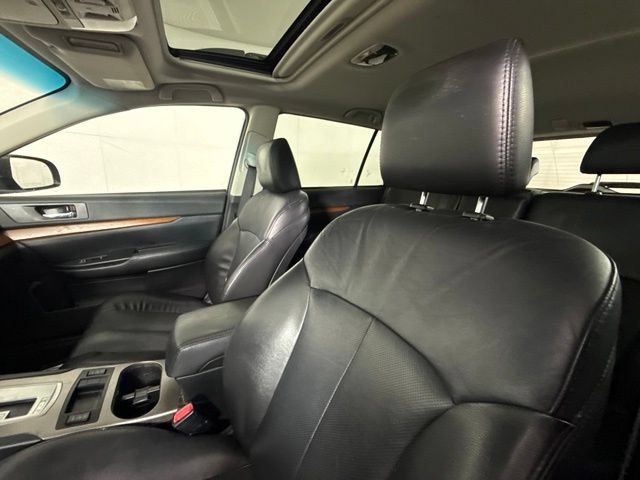 Used 2013 Subaru Outback 2.5i Limited w/ Moonroof Pkg AWD/4WD image 5