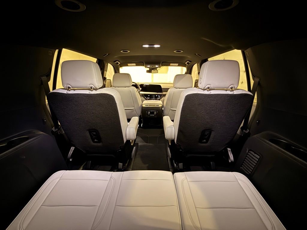 Used 2025 Chevrolet Suburban Premier image 33