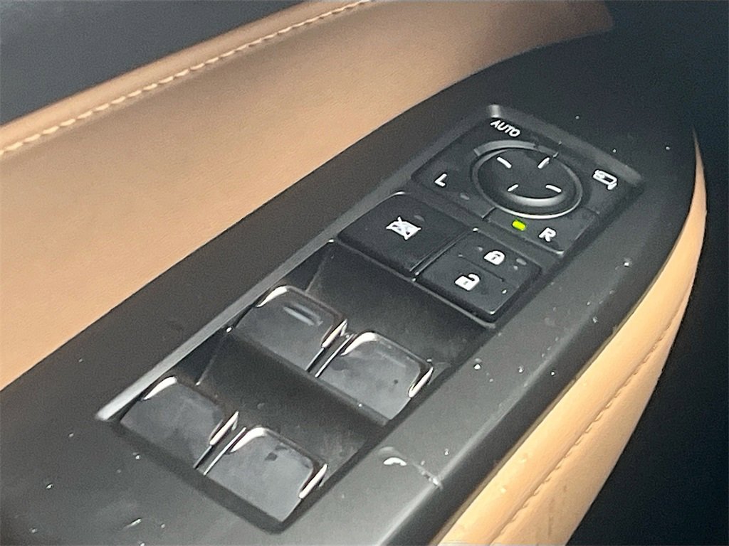 Used 2024 Lexus NX 450h+ AWD w/ Luxury Package image 18