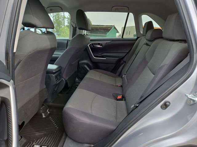 Used 2021 Toyota RAV4 XLE image 28