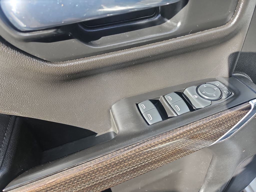 Used 2020 Chevrolet Silverado 1500 LT image 11