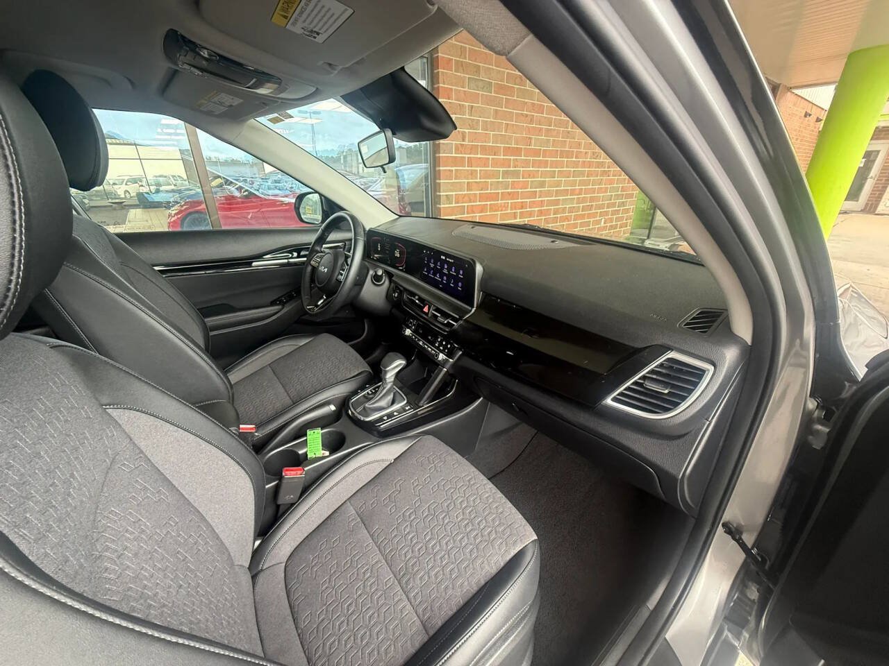 Used 2025 Kia Seltos S AWD/4WD image 9