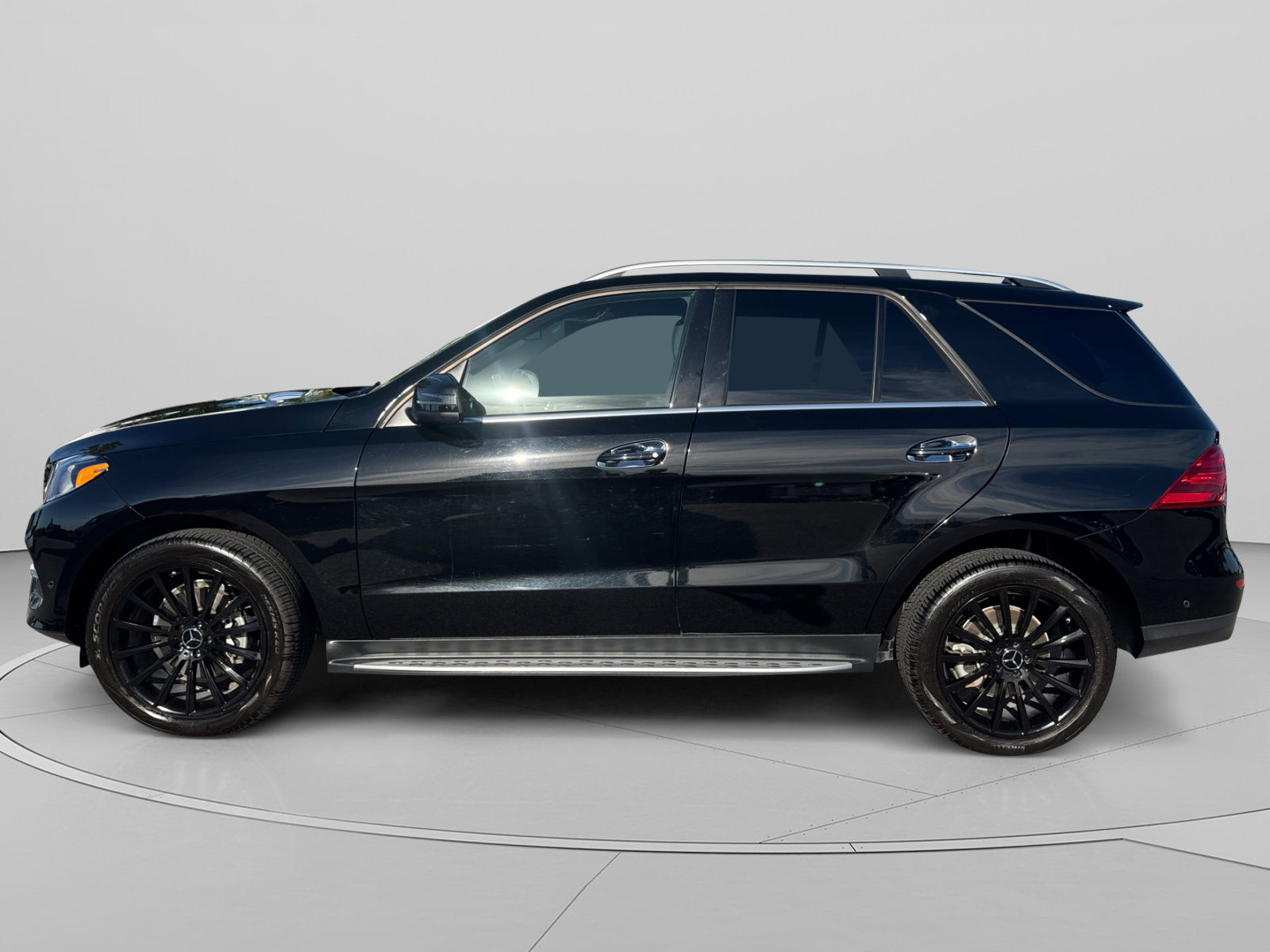 Used 2018 Mercedes-Benz GLE 350 4MATIC image 2