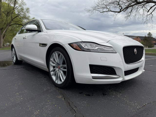 Used 2018 Jaguar XF Prestige AWD/4WD image 1