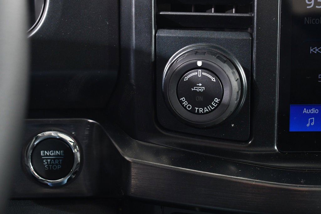 New 2026 Ford F350 Lariat w/ Black Appearance Package image 32