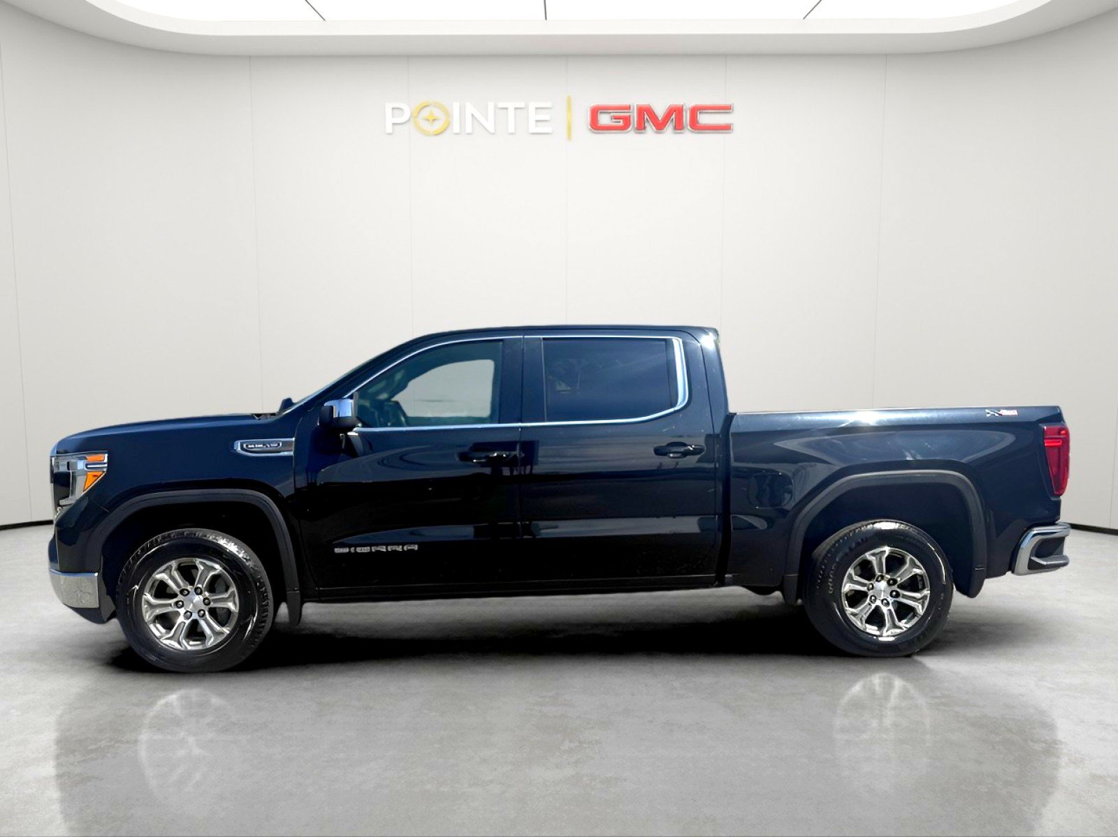 Used 2021 GMC Sierra 1500 SLE w/ X31 Off-Road Package AWD/4WD image 31