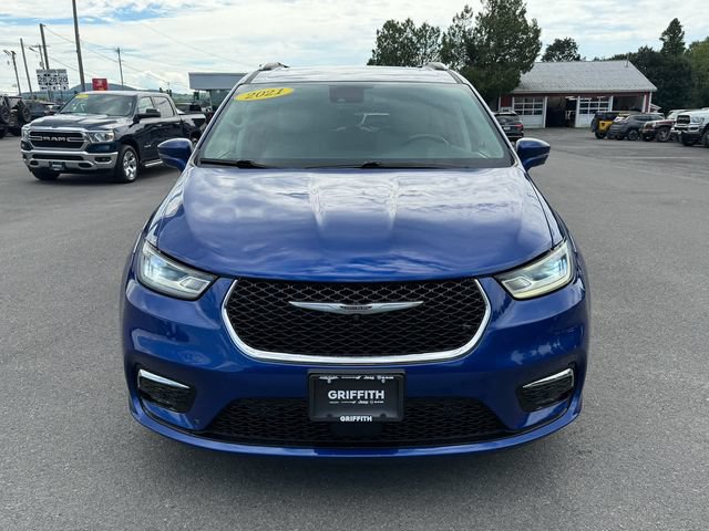 Used 2021 Chrysler Pacifica Touring-L w/ Uconnect Theater Family Group AWD/4WD image 8