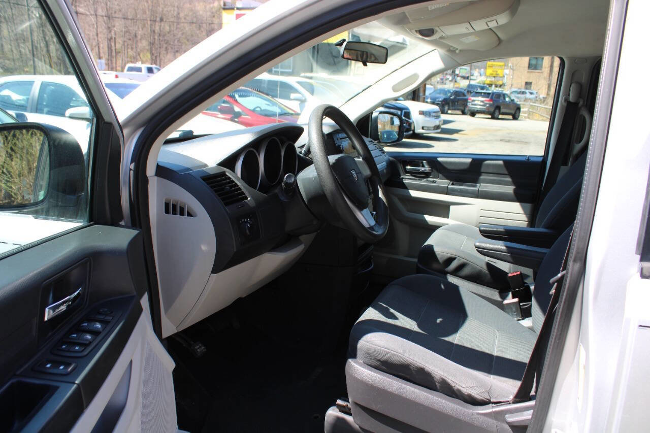 Used 2009 Dodge Grand Caravan SE image 19