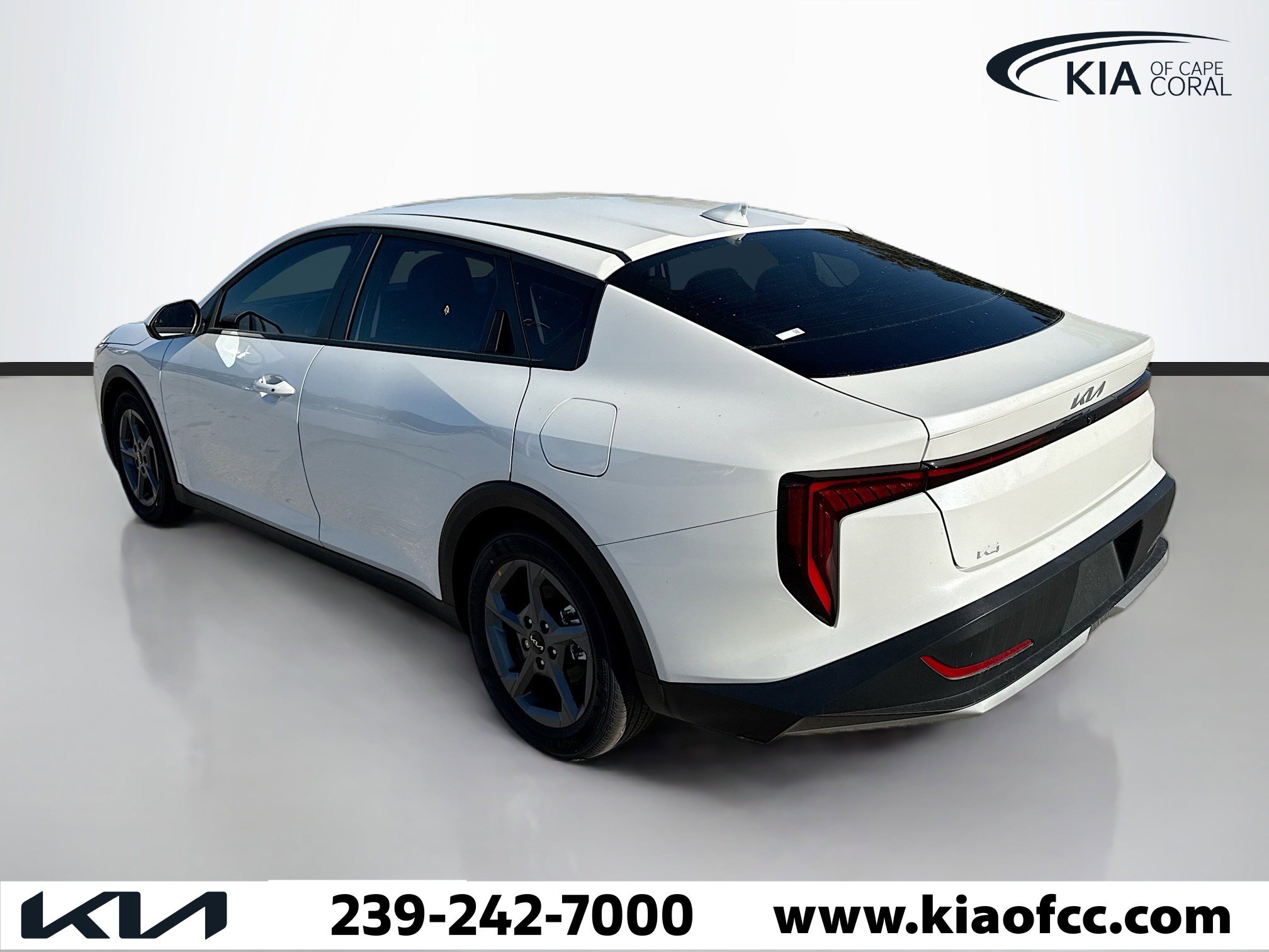 New 2025 Kia K4 LXS image 3