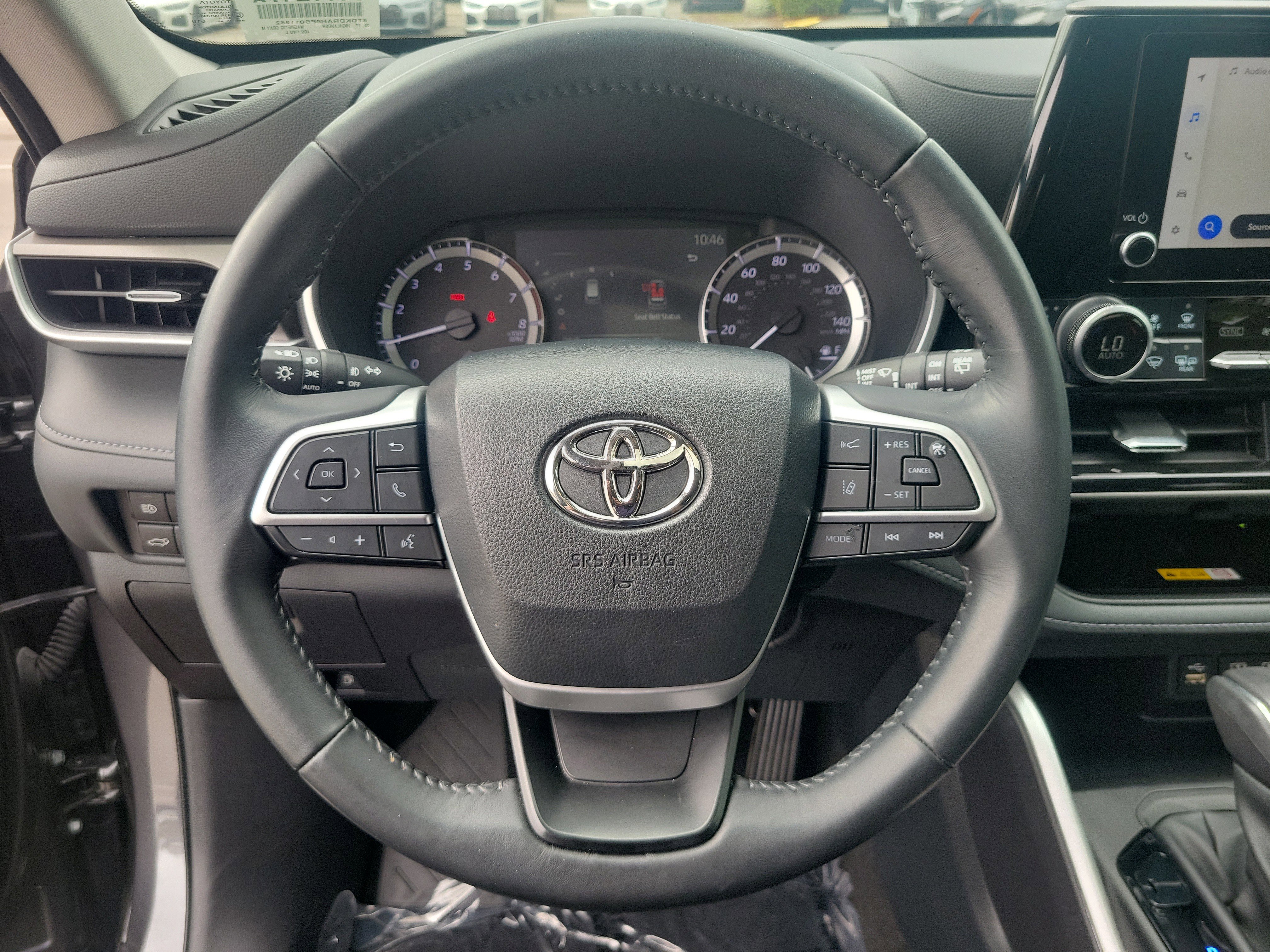 Used 2023 Toyota Highlander XLE FWD image 25