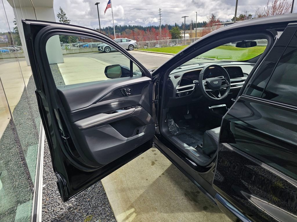 Used 2025 Cadillac Lyriq Sport image 18