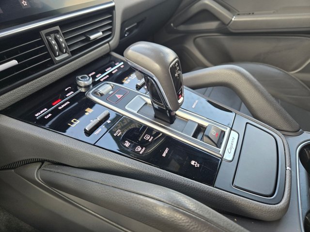 Used 2019 Porsche Cayenne AWD/4WD image 15