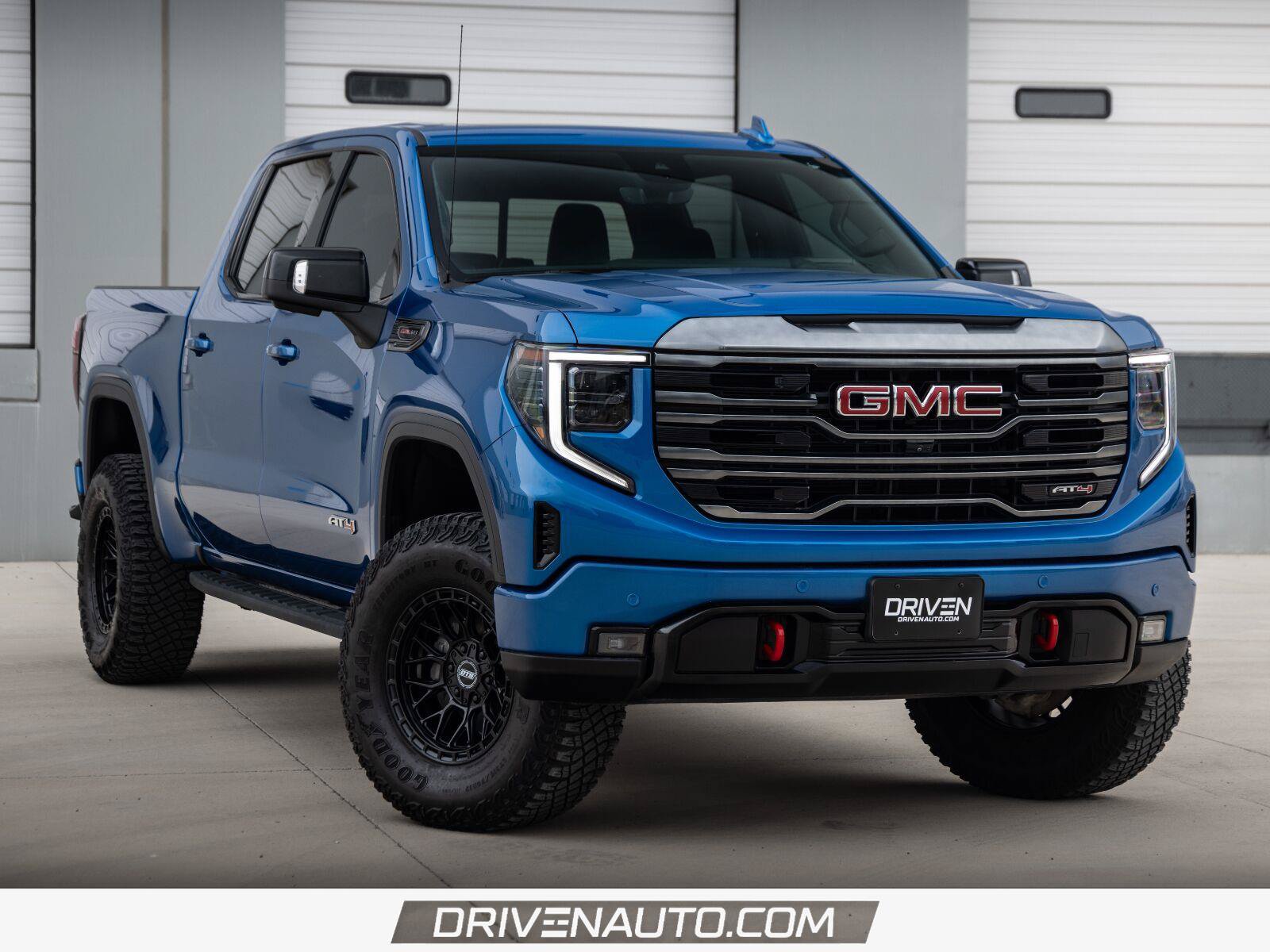 Used 2024 GMC Sierra 1500 AT4 w/ Technology Package AWD/4WD image 1