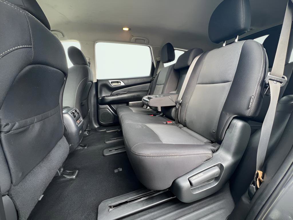 Used 2019 Nissan Pathfinder S image 22