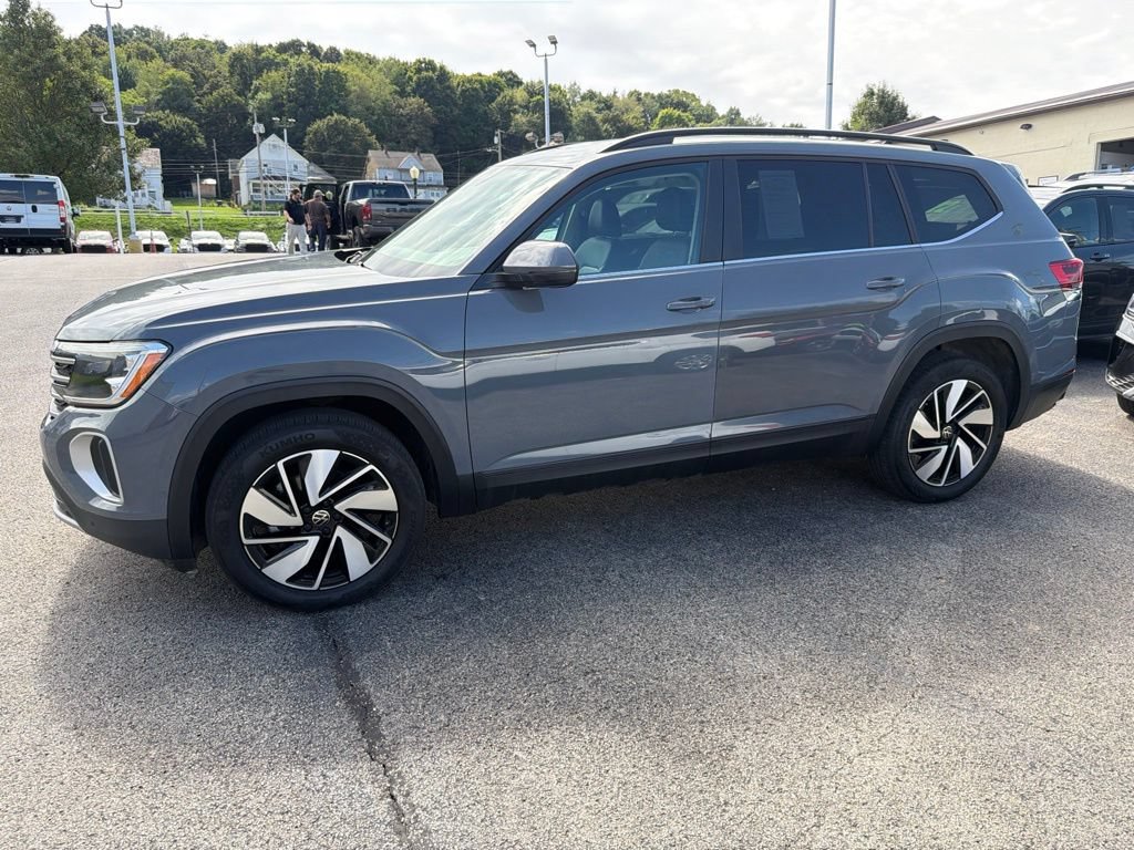 Used 2025 Volkswagen Atlas SE AWD/4WD image 6