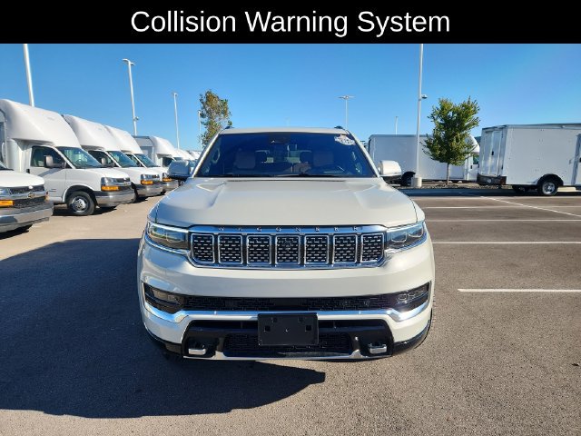 Used 2022 Jeep Grand Wagoneer Series III AWD/4WD image 2