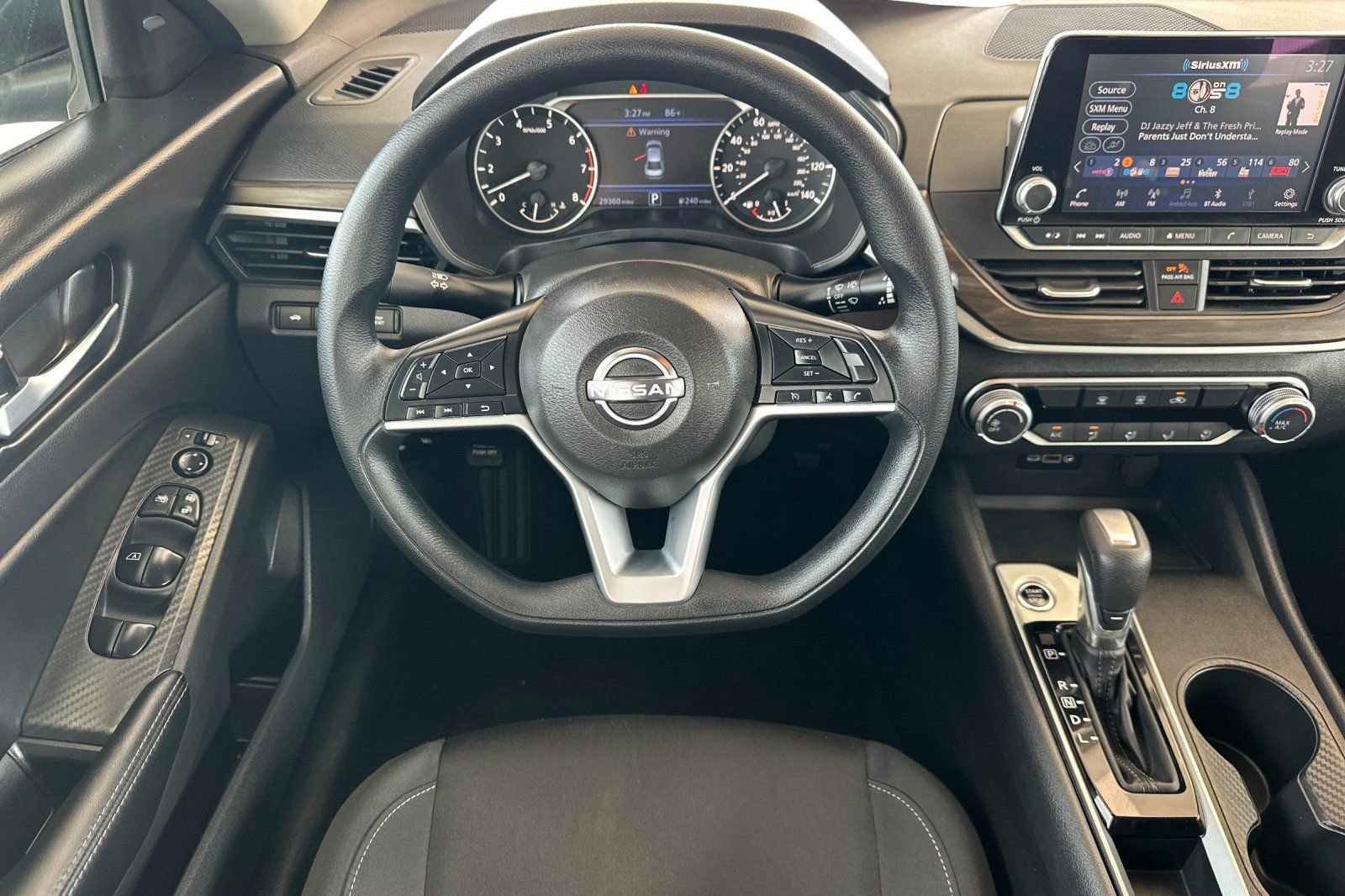 Used 2025 Nissan Altima 2.5 SV FWD image 14
