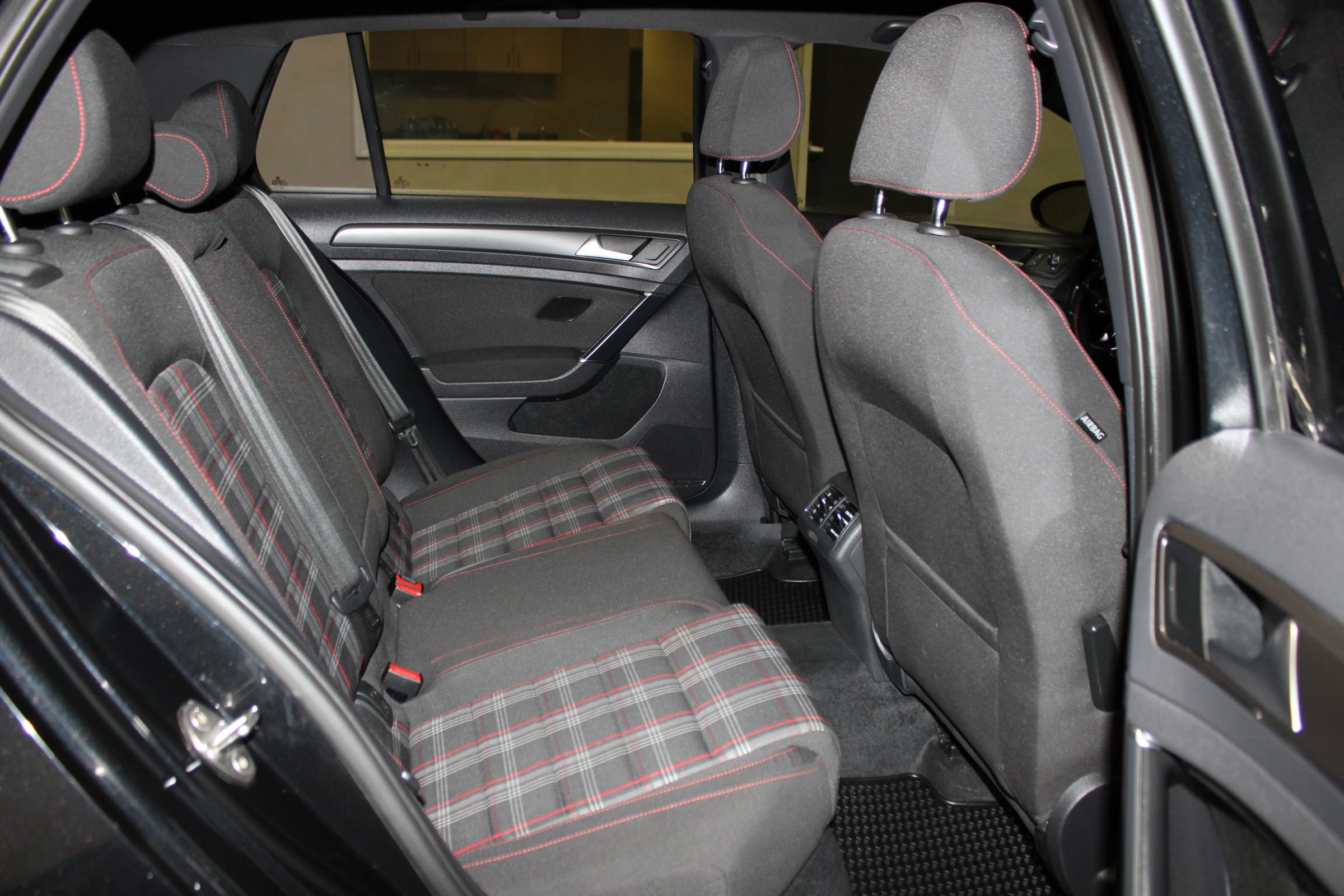 Used 2018 Volkswagen GTI S FWD image 31