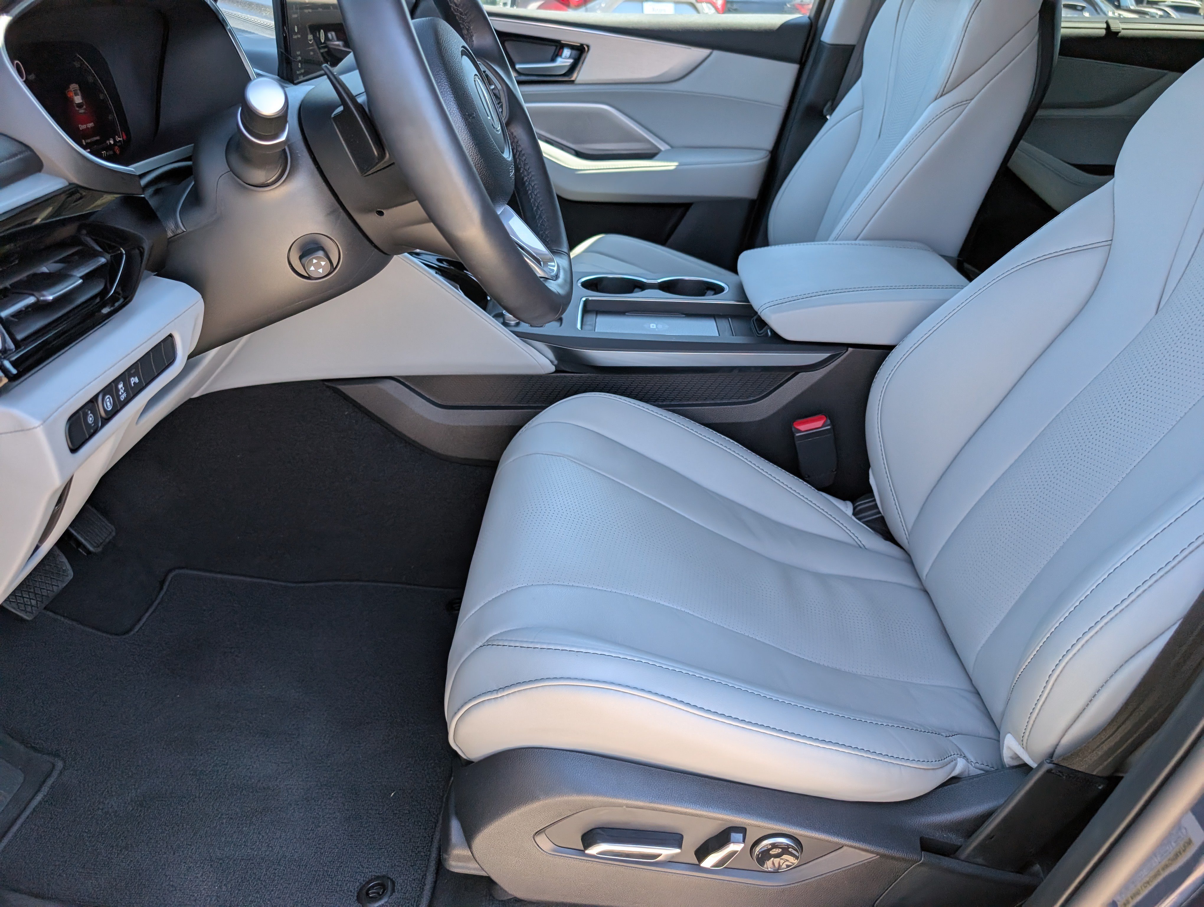 Certified 2025 Acura MDX w/ Technology Package FWD image 9