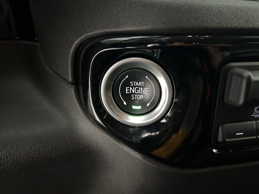 Used 2025 Chevrolet Silverado 1500 LT image 16