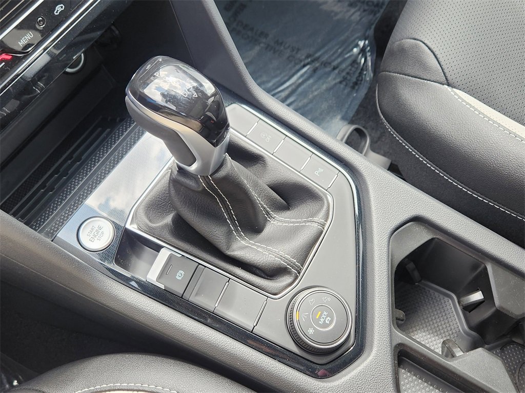 New 2025 Volkswagen Taos SEL image 23