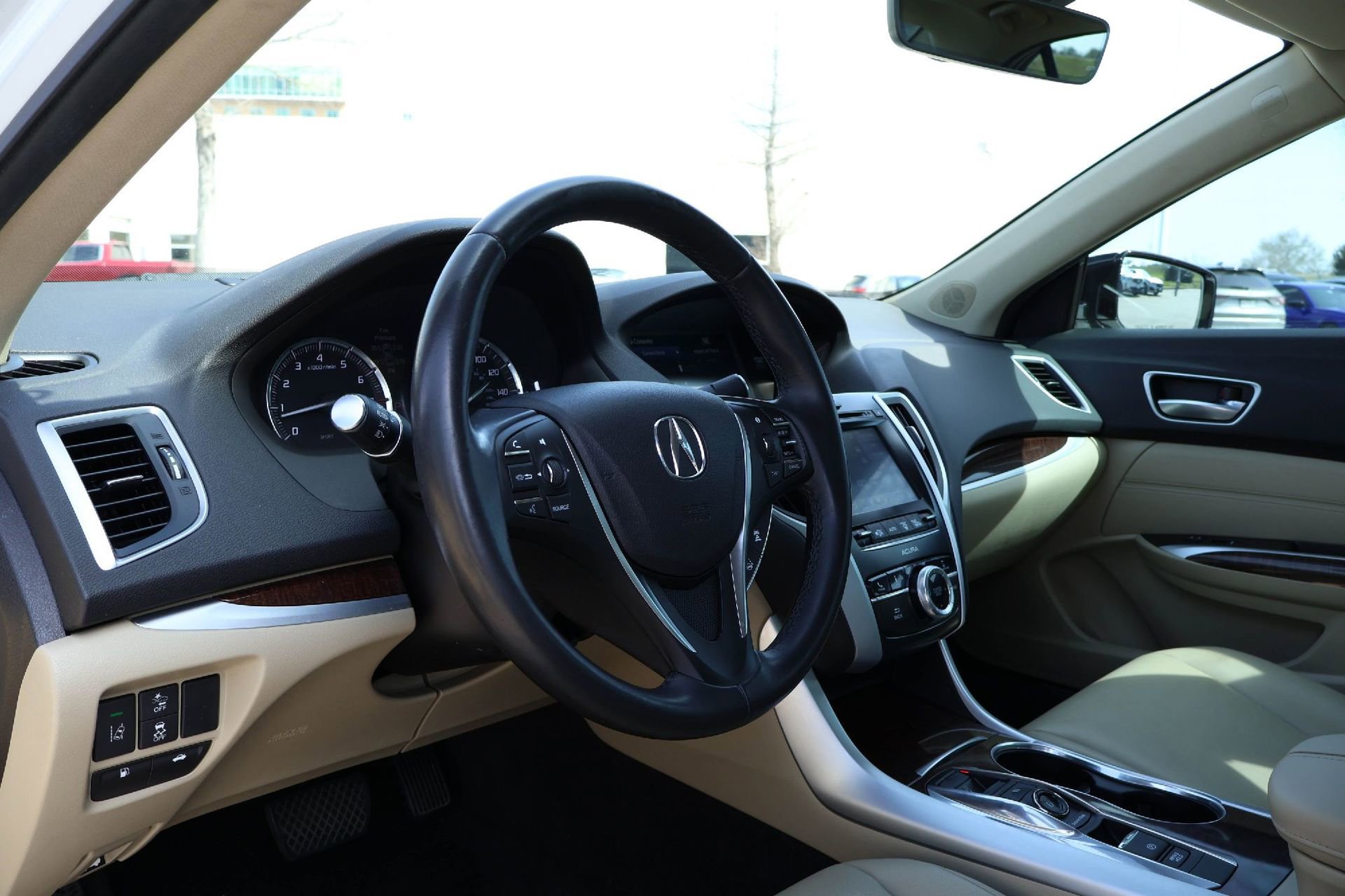 Used 2018 Acura TLX V6 image 2
