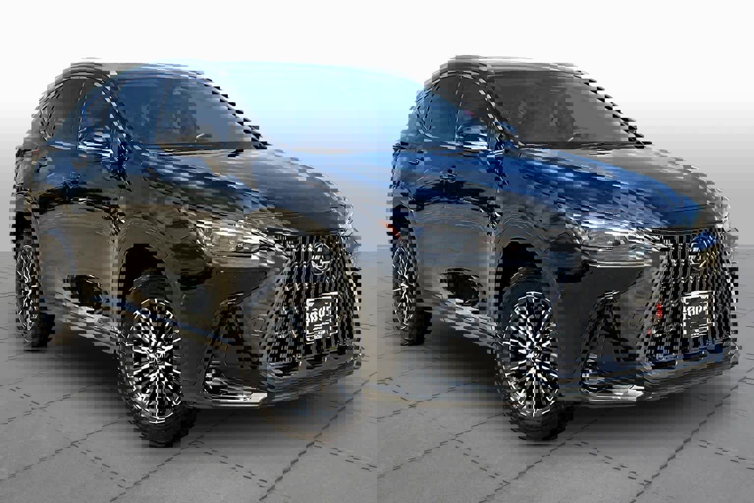 Used 2023 Lexus NX 250 FWD image 3