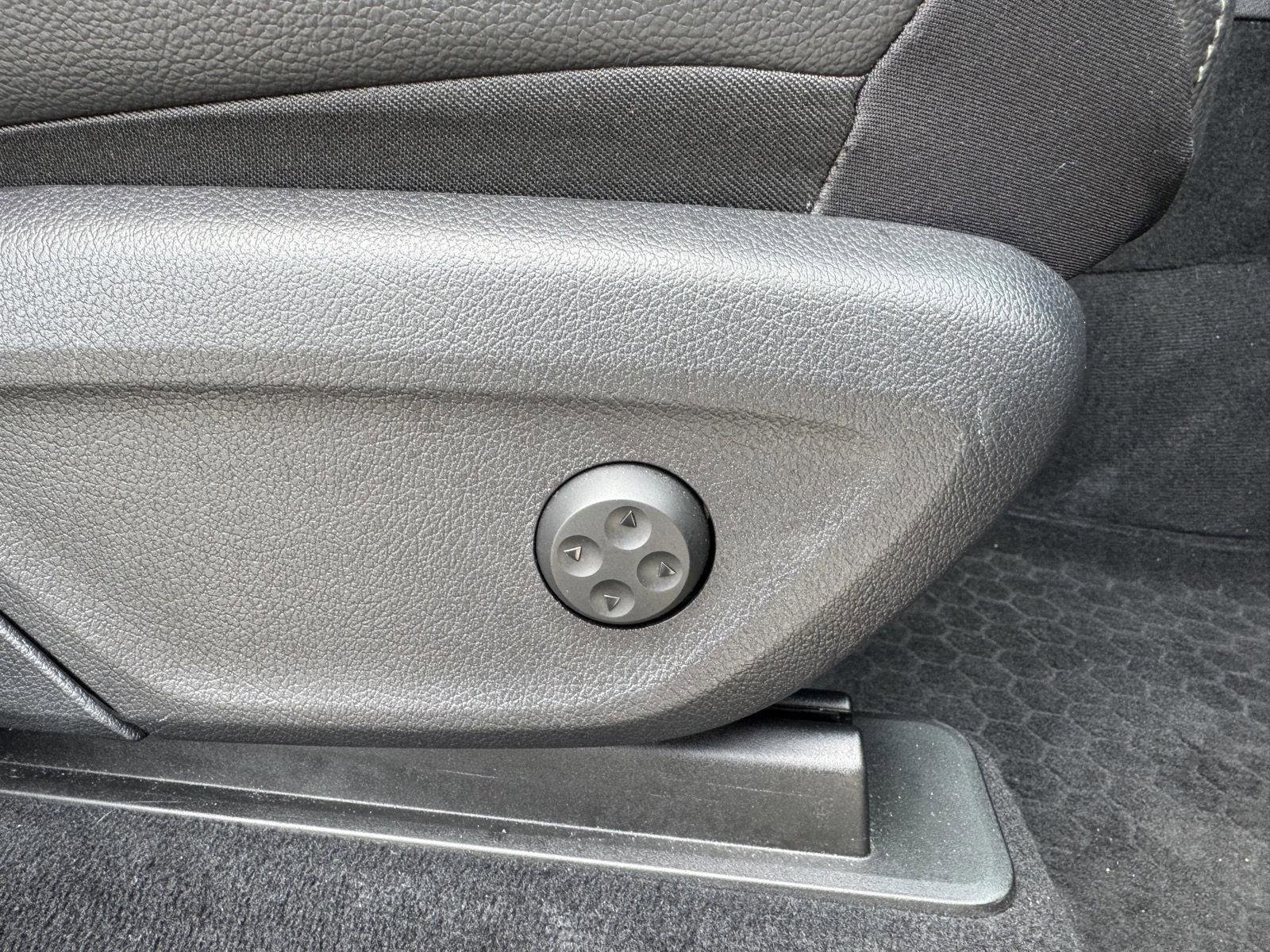 Certified 2022 Mercedes-Benz GLE 350 4MATIC w/ AMG Line Exterior image 32