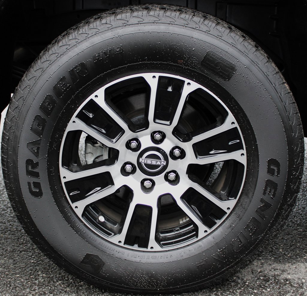 Certified 2024 Nissan Titan SV w/ SV Convenience Package image 12