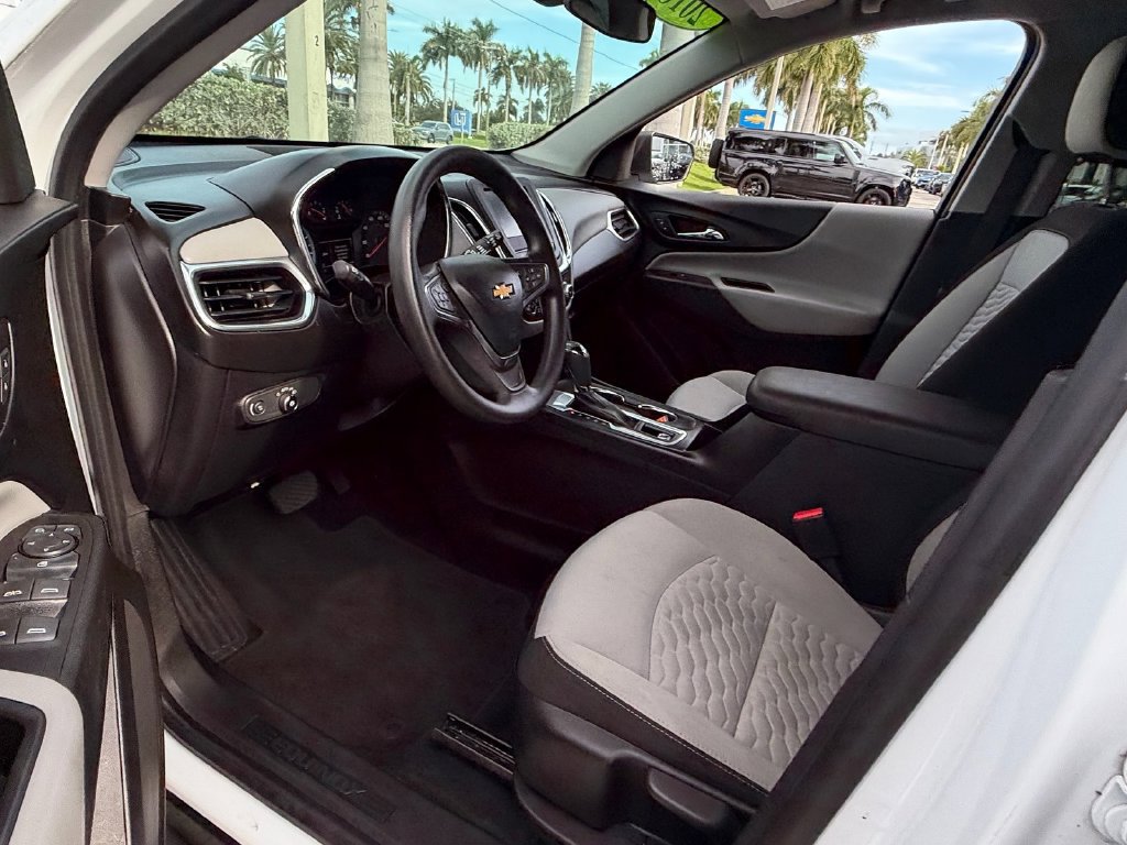 Used 2018 Chevrolet Equinox LS FWD image 10