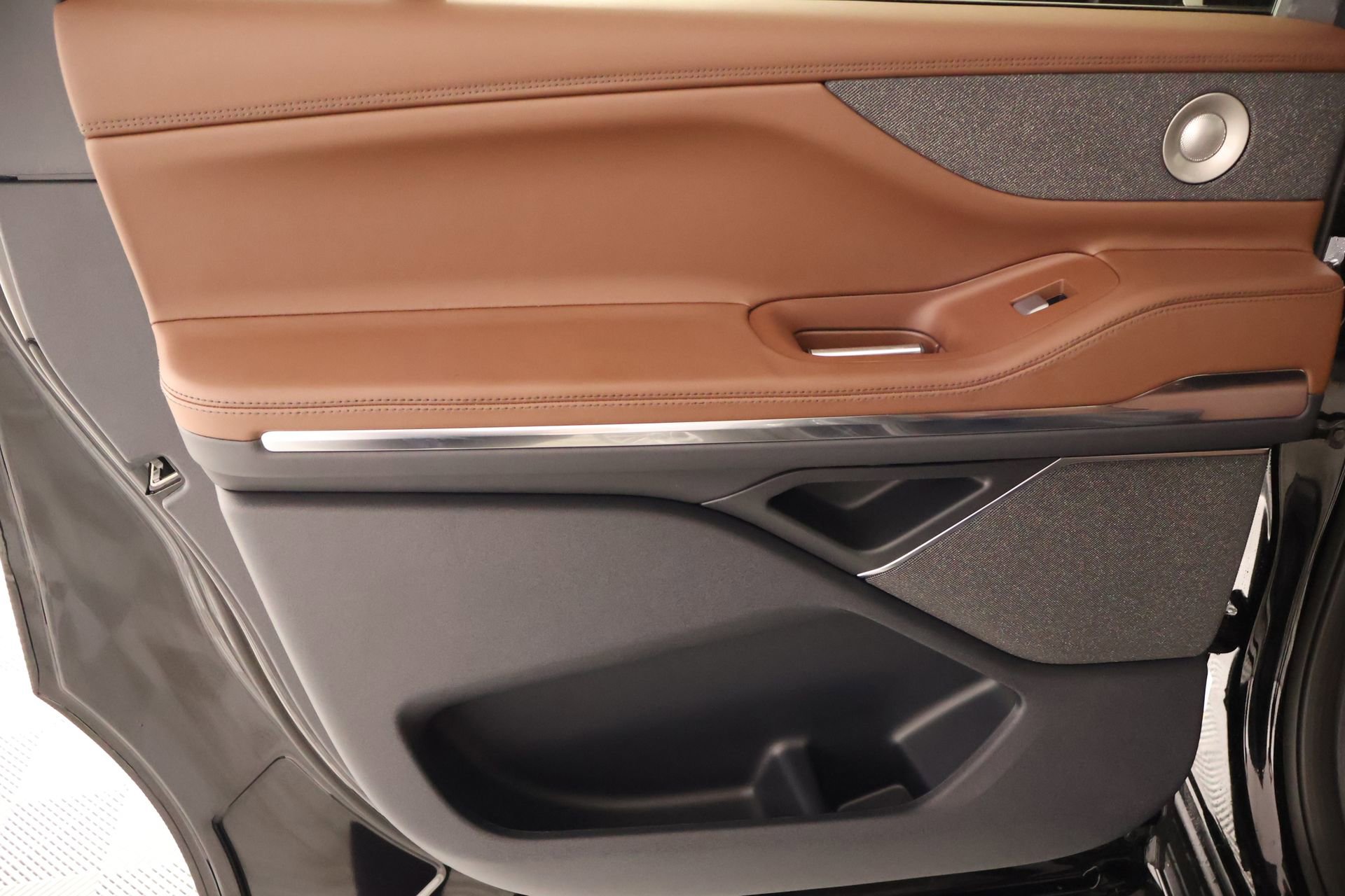 New 2026 Lincoln Navigator L Reserve AWD/4WD image 19