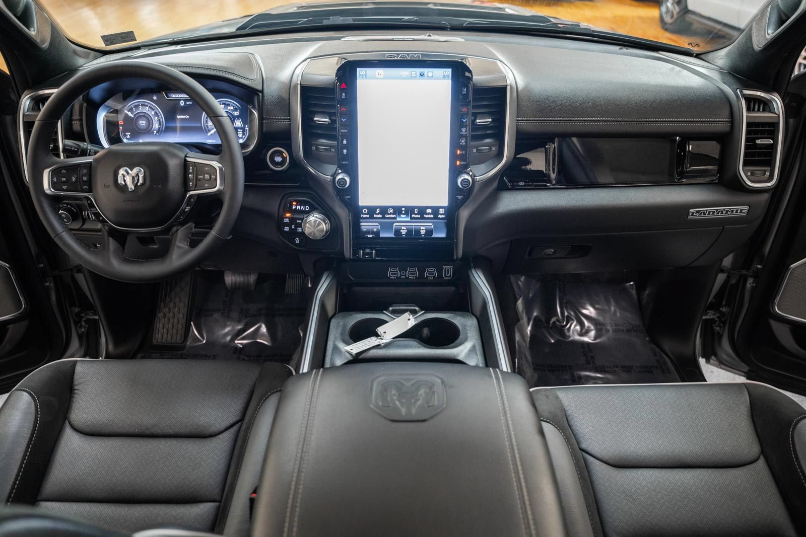 Used 2025 RAM 1500 Laramie w/ Night Edition AWD/4WD image 28