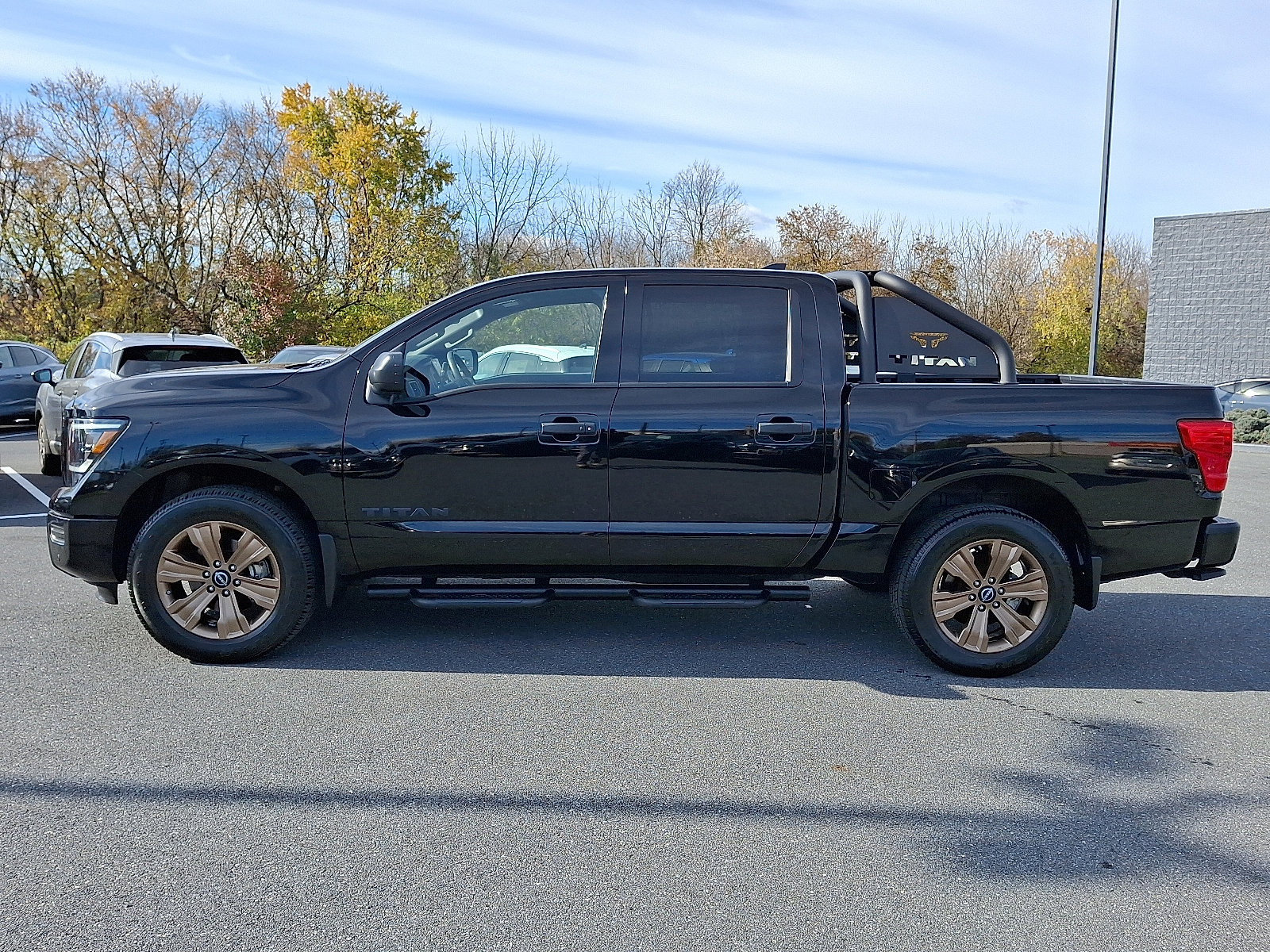 Certified 2024 Nissan Titan SV w/ SV Bronze Edition Package image 5