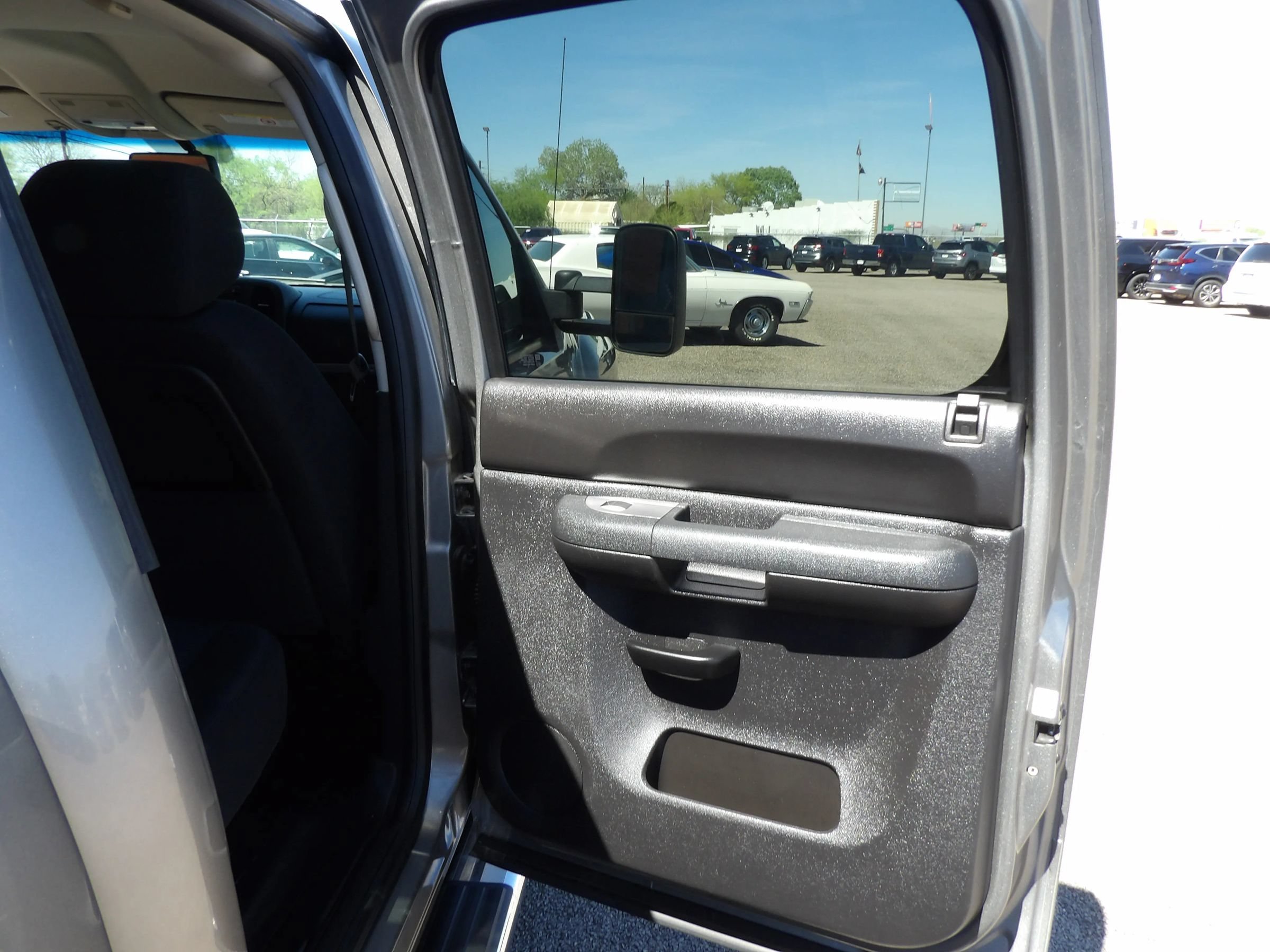 Used 2012 Chevrolet Silverado 2500 LT w/ Interior Plus Package AWD/4WD image 13