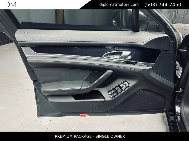 Used 2014 Porsche Panamera 4 AWD/4WD image 23