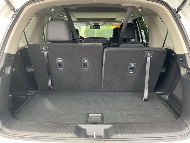 Used 2023 Honda Pilot Elite image 12