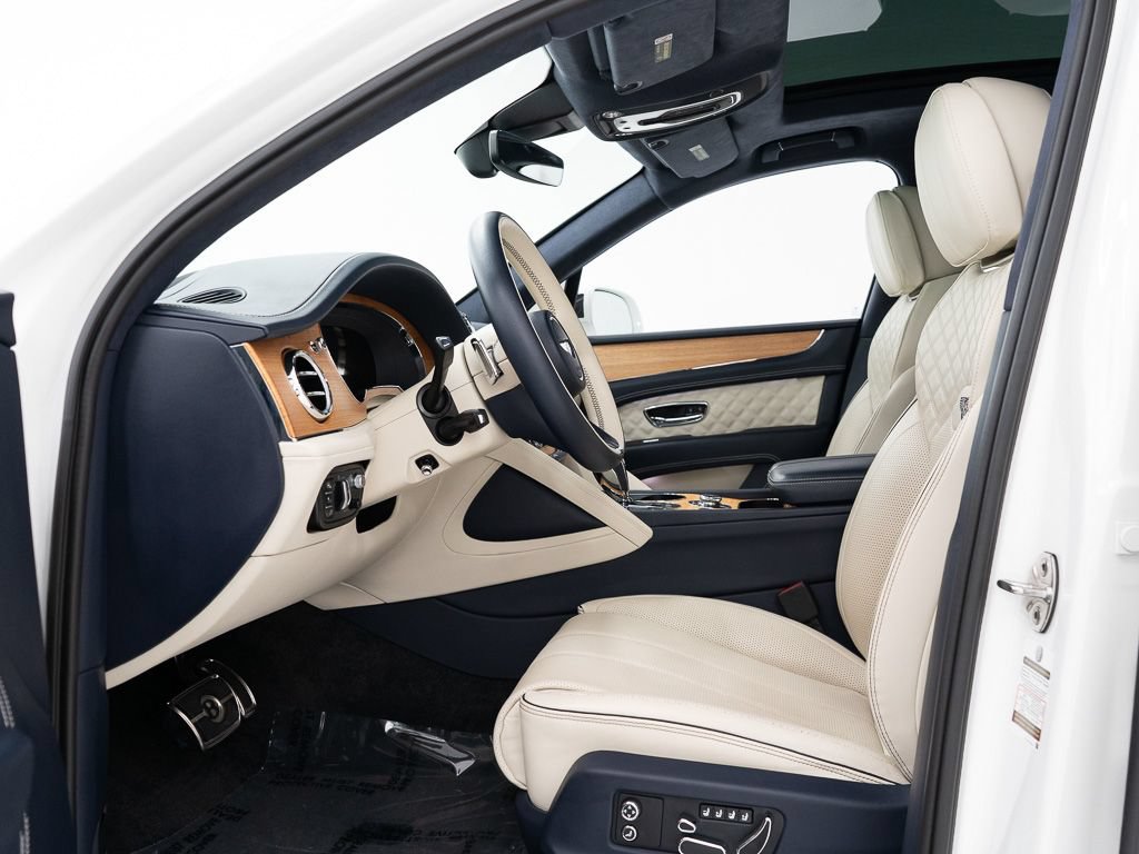 Certified 2023 Bentley Bentayga AWD/4WD image 15